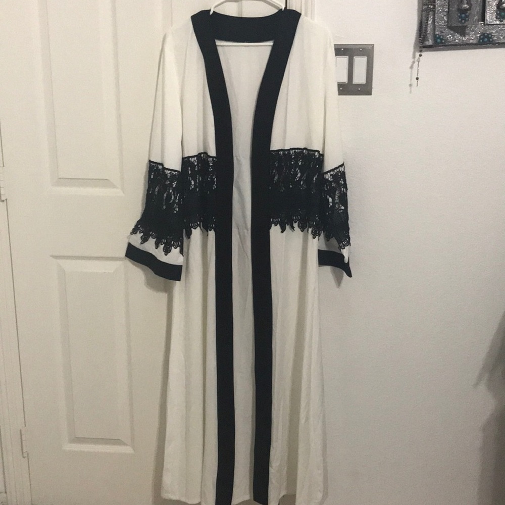 Black and white kimono